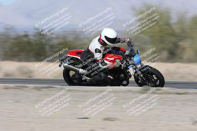 media/Dec-01-2025-Moto Forza (Mon) [[2daa91e15f]]/3-Beginner Group/Session 2 (Turn 7 Inside Pans)/